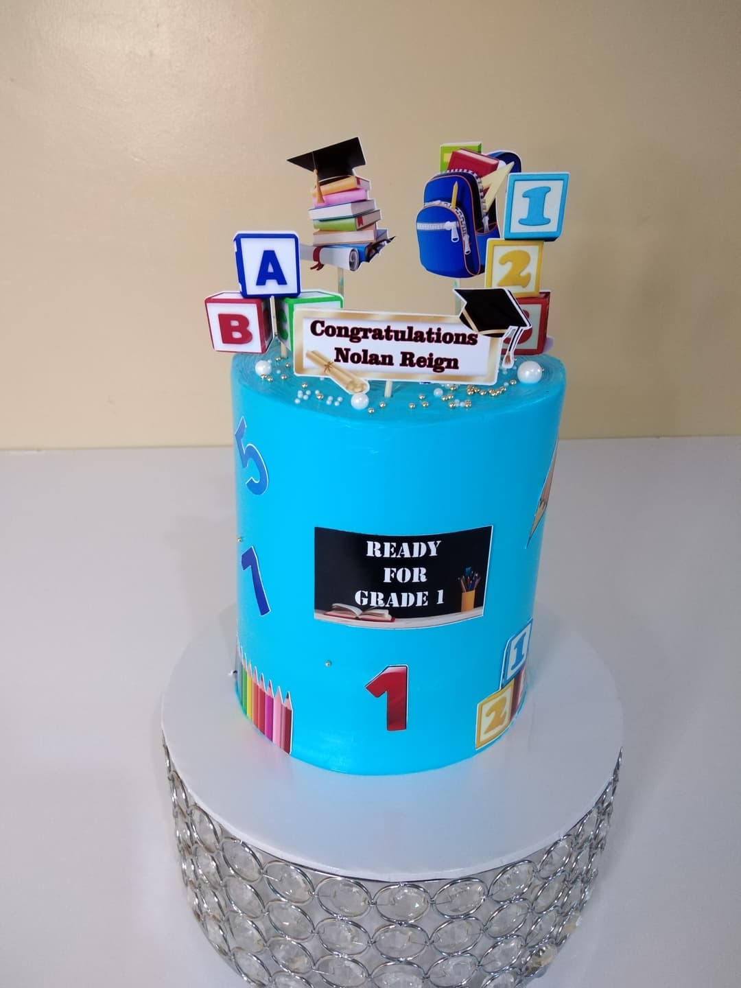 Custom Cakes (Graduation)